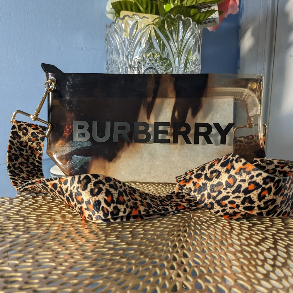 Burberry - Picture 10 of 10